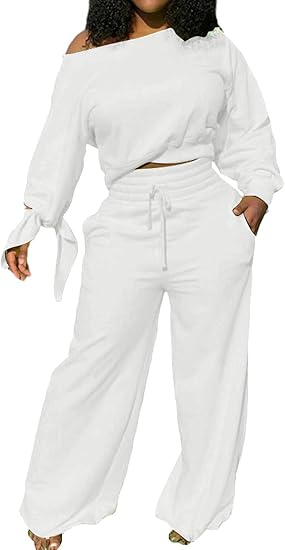 Weiße Damen-Loungewear, zweiteilig, Off-Shoulder-Oberteil, weite Hose, bequem, modisch.