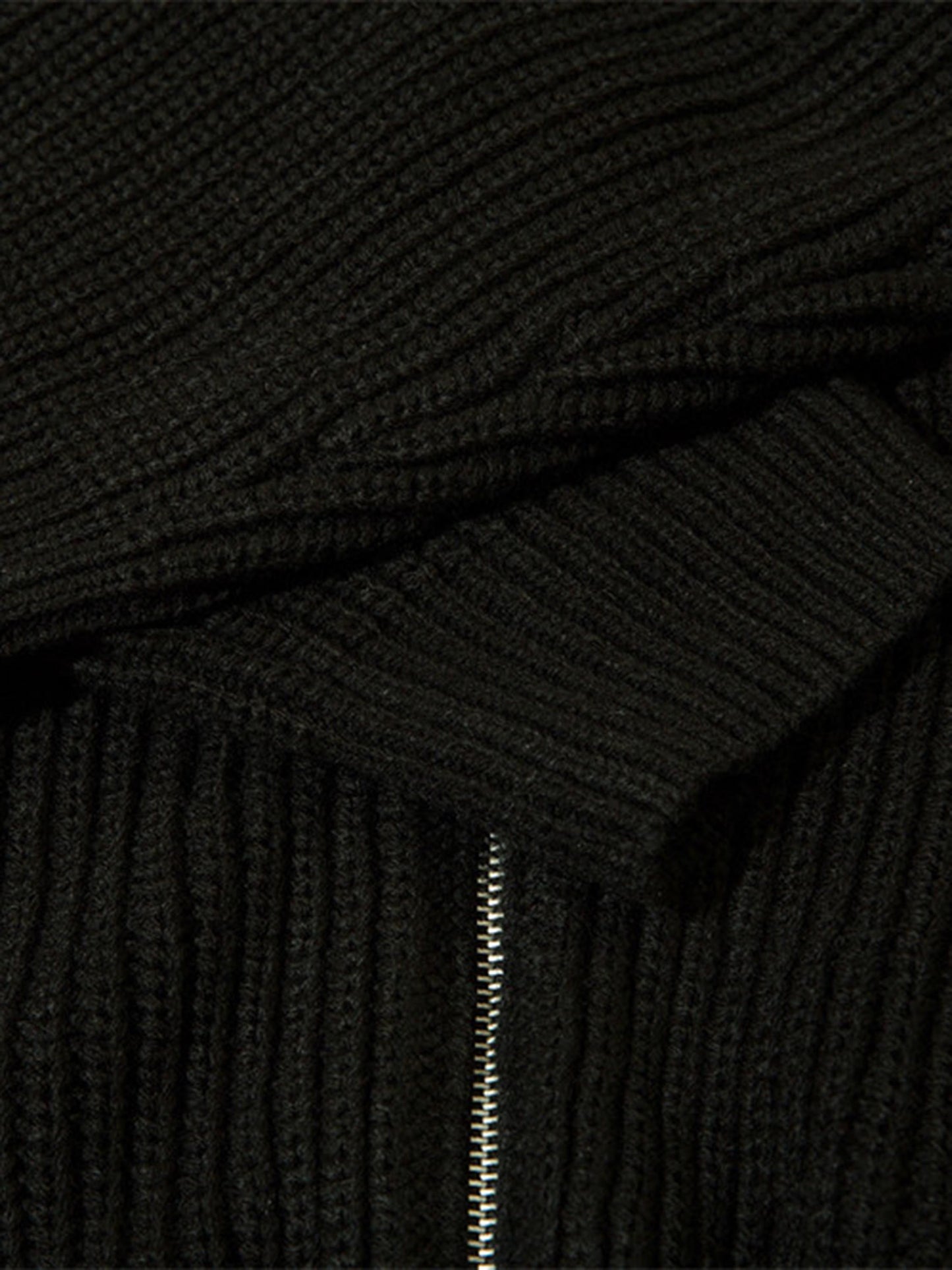 Schwarzer Strickpullover mit Reißverschluss, grobe Wolle, modisch, warm, Herrenbekleidung.