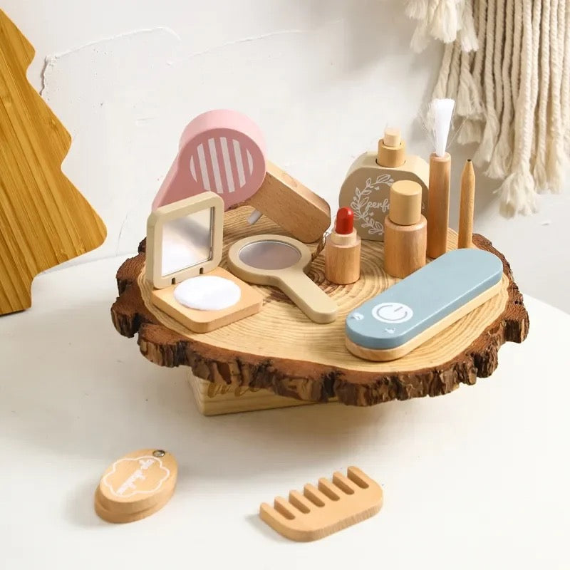 Frisör- och sminkspel i trä för barn – BeautySpa