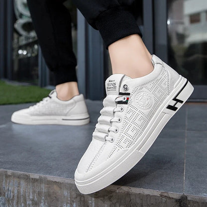 Herresneakers i perforerat läder med lätt konstruktion – Ethan