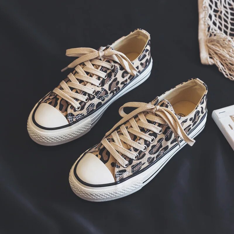Stiliga leopardsneakers för damer – Savannah