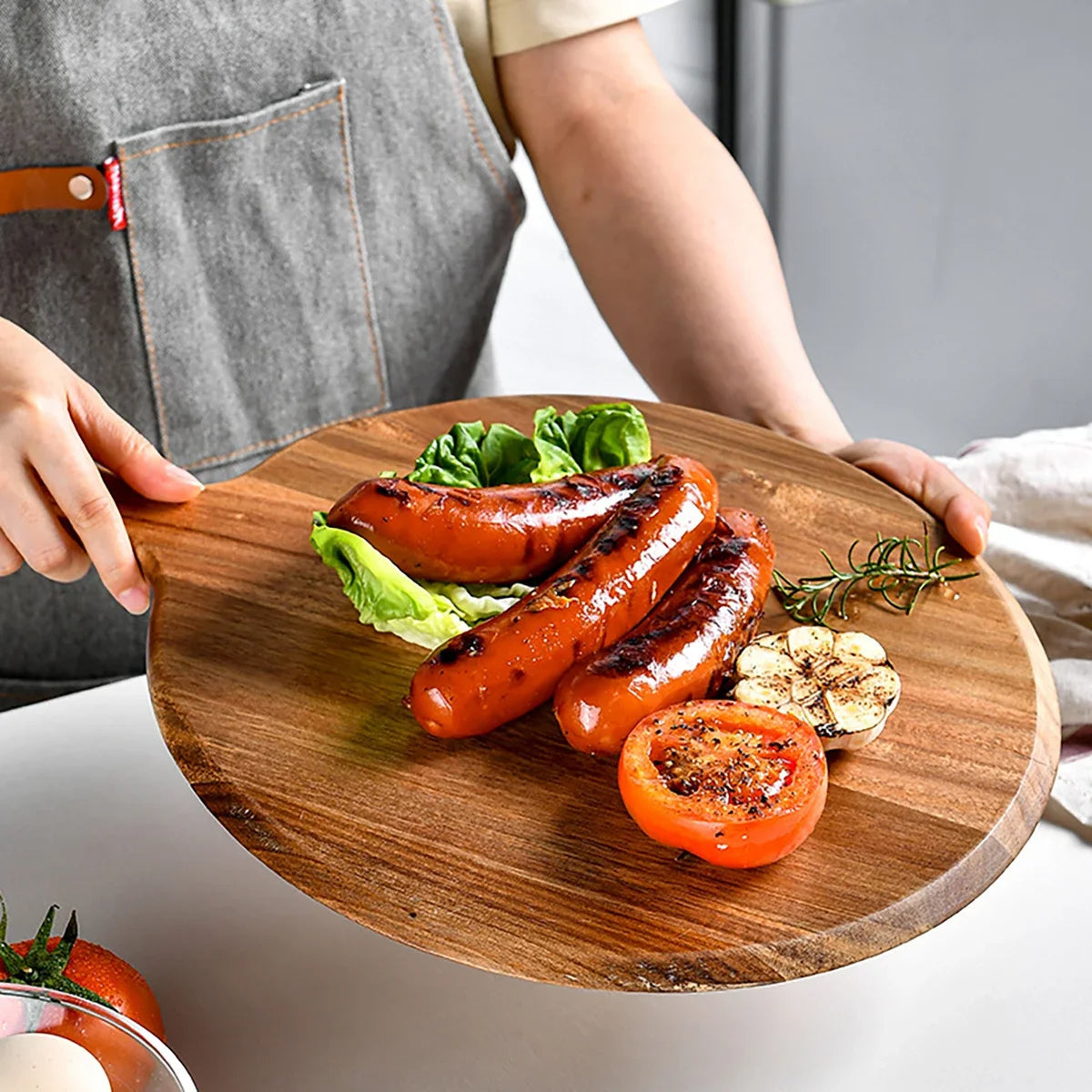 Rund skär- och serveringsbräda i akacieträ - Sienna