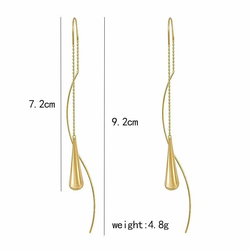 Goldene Tropfen-Ohrringe, minimalistisches Design, 7,2 cm und 9,2 cm Länge, eleganter Schmuck.