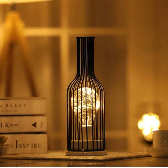 Schwarze Metall-Tischlampe mit LED-Glühbirne, modernes Design, warmes Licht, Wohnzimmer-Dekor.