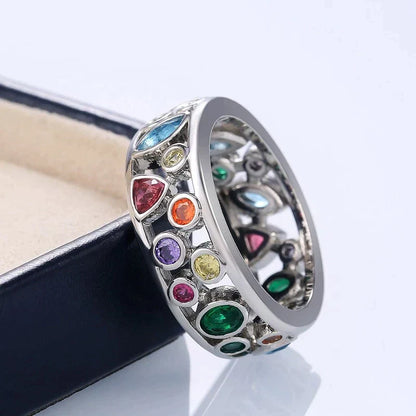 Silberring mit bunten Edelsteinen, Damenring, modisches Schmuckstück, Geschenkidee, elegant.