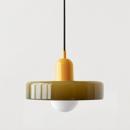 Gelbe Pendelleuchte aus Glas, modernes Design, Wohnzimmerbeleuchtung, minimalistisch, elegant.