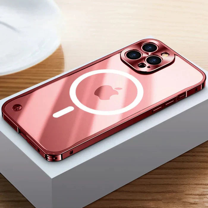 Rosa iPhone-Hülle mit MagSafe, glänzend, auf Holztisch, modernes Smartphone-Zubehör.