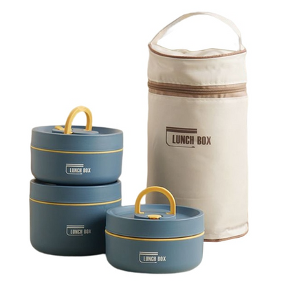 Blaue Bento-Lunchbox mit Deckel, isoliert, 3-teilig, mit beige Tragetasche, für Schule.
