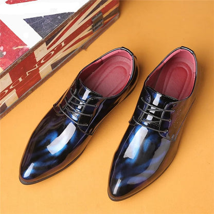 Herren Lackschuhe, schwarz-blau, glänzend, Schnürschuhe, elegantes Design, modisch.