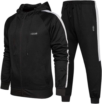 Schwarzer Herren-Trainingsanzug mit Kapuze, Reißverschluss und weißen Streifen, Sportbekleidung.