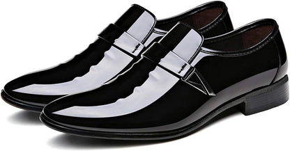 Schwarze Lackleder-Herrenschuhe, elegantes Design, formelle Anlässe, rutschfeste Sohle.
