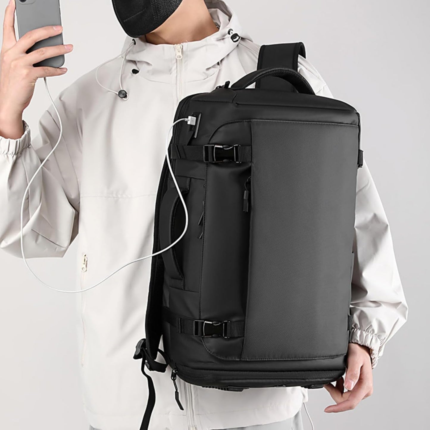 15-tums vattentät laptopryggsäck med sidöppning och USB-C-anslutning – TrekPro-serien