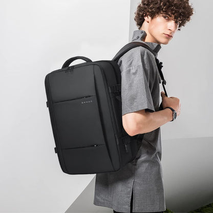 Expanderbar 26–45 L vattentät resryggsäck med laptopfack och duffelalternativ