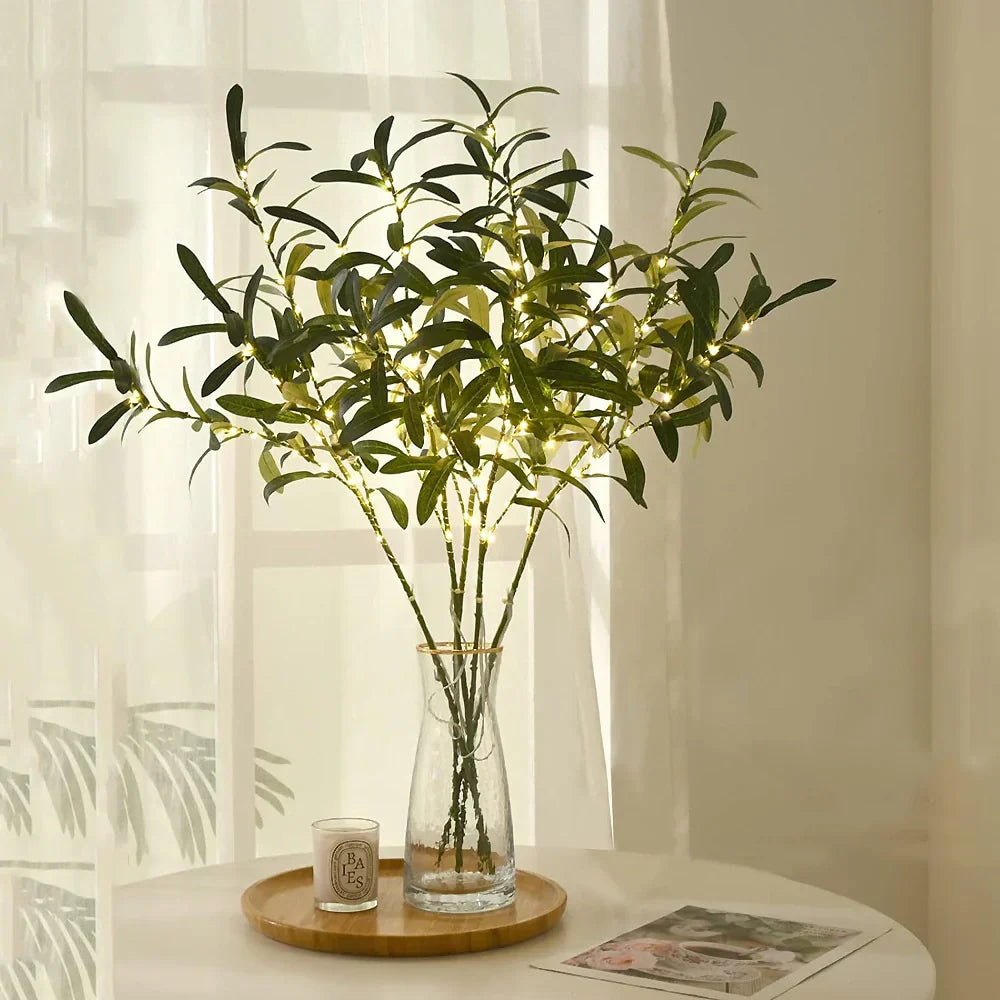Künstlicher Olivenbaum im Glasvase, dekorative LED-Lichter, Wohnzimmer-Dekoration, modern.