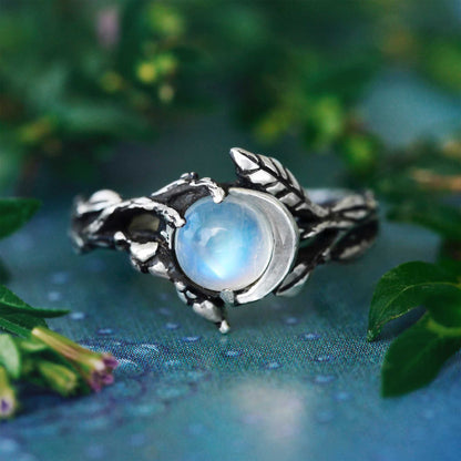 Silberring mit Mondstein, Blattdesign, handgefertigt, Schmuck, Naturmotiv, Damenring.