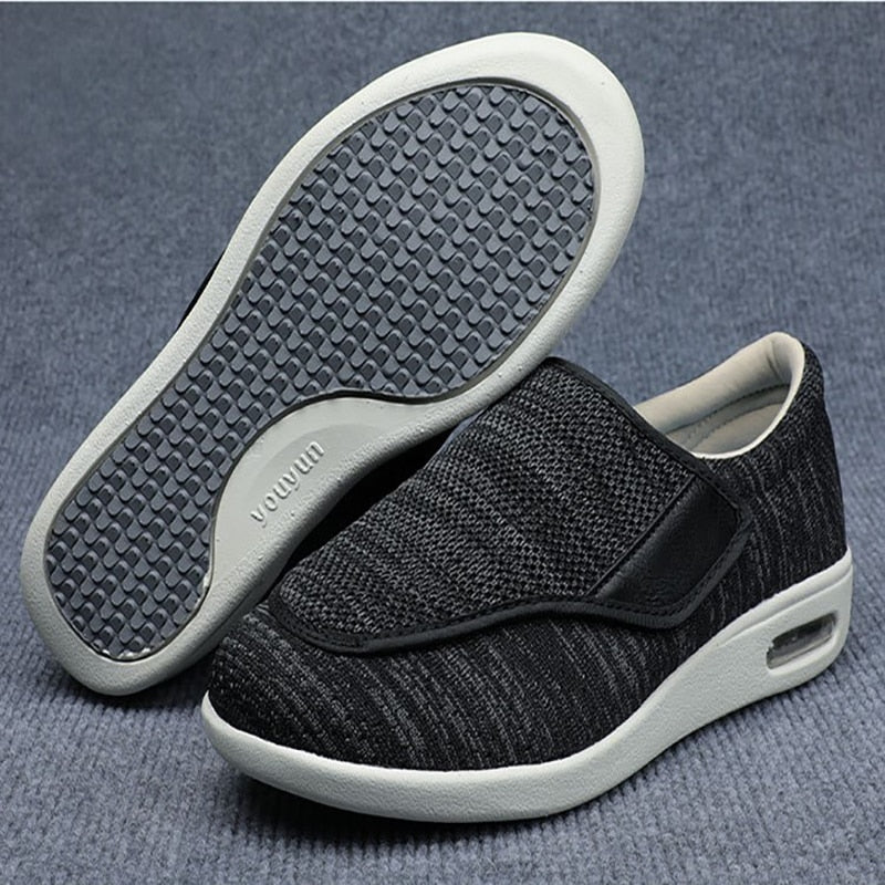 Schwarze Herren-Sneaker, atmungsaktiv, rutschfeste Sohle, bequem, modisch, Freizeitschuh.