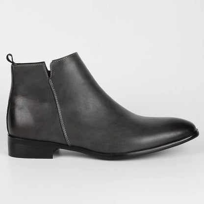 Dunkelgrauer Chelsea Boot aus Leder, seitlicher Reißverschluss, elegantes Design für Herren.