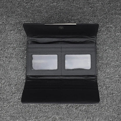 Schwarze Lederbrieftasche mit Kartenfächern und Sichtfenstern auf grauem Hintergrund.