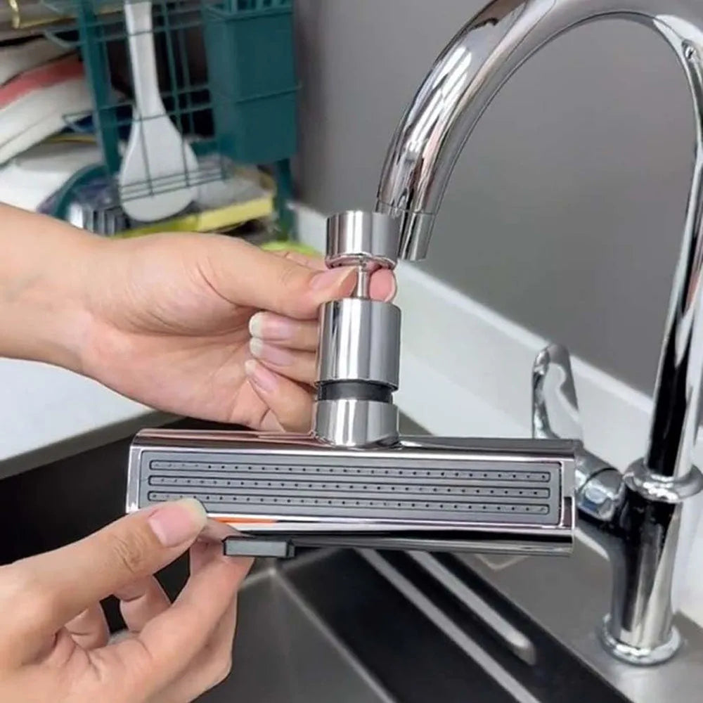 Verstellbarer Wasserhahnaufsatz aus Edelstahl für Küche, spritzwassergeschützt, silberfarben.