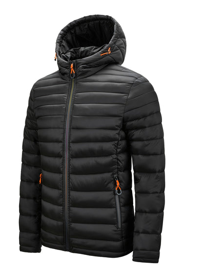 Schwarze Daunenjacke mit Kapuze, Reißverschluss, orange Details, warm, wintertauglich.