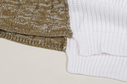Beige und weißer Strickpullover, Baumwolle, Texturdetail, modisch, gemütlich, Herbstmode.