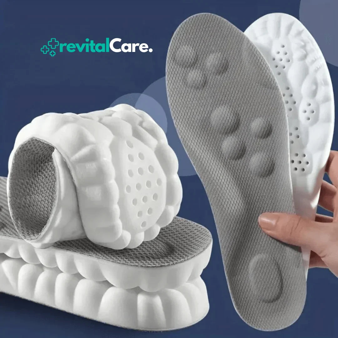 Weiße orthopädische Massagesandalen mit grauen Einlegesohlen, ergonomisch, RevitalCare.