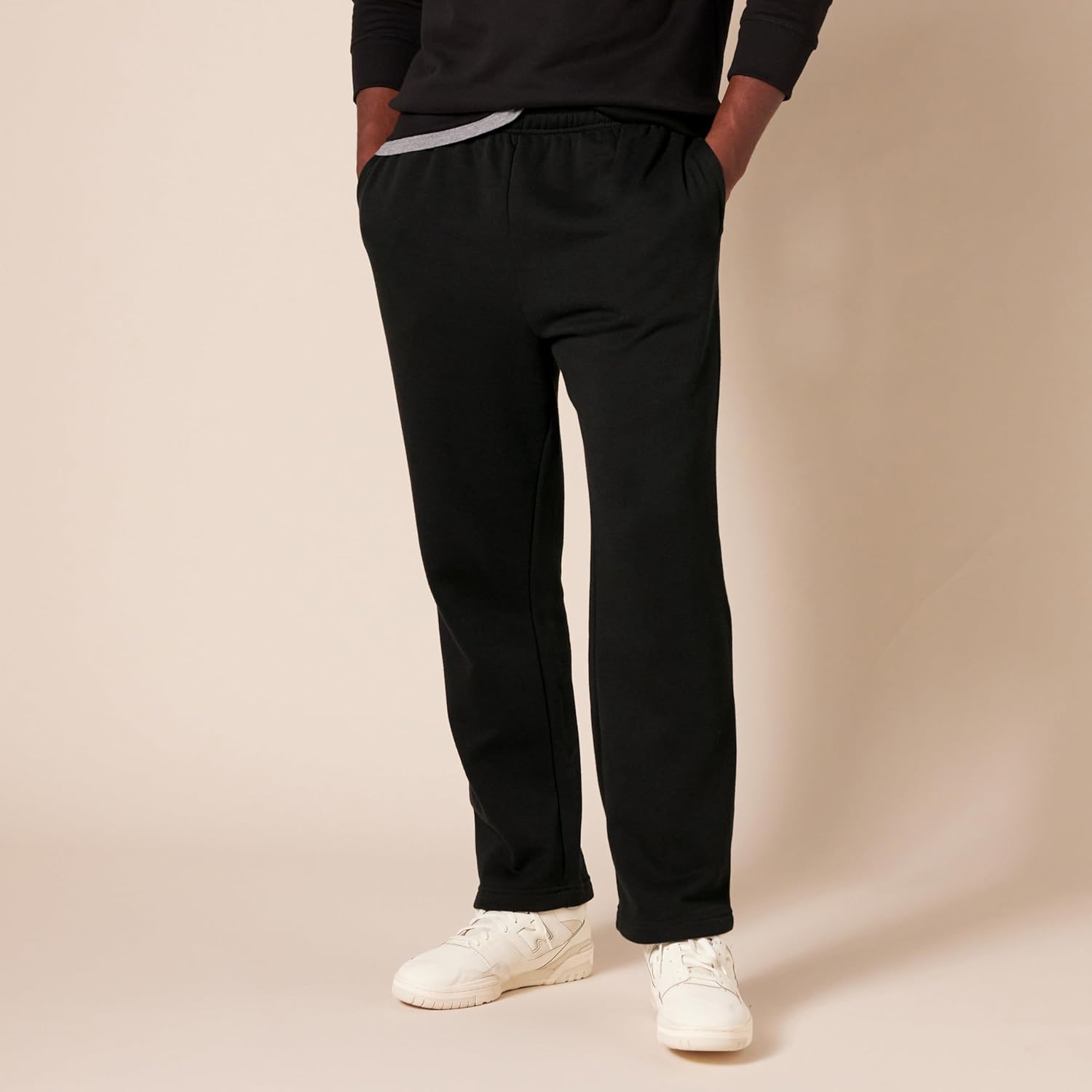 Schwarze Jogginghose Herren, bequem, elastischer Bund, Freizeitmode, Sportbekleidung.