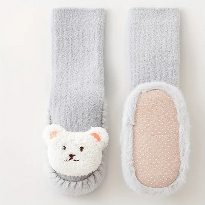 Barnens inneskor med strumpor med björnar – CozyBear