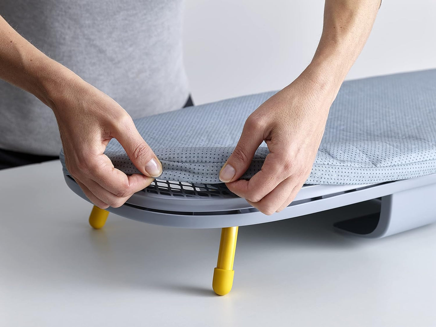 Hopfällbart strykbräde – Platsbesparande design – PressEase