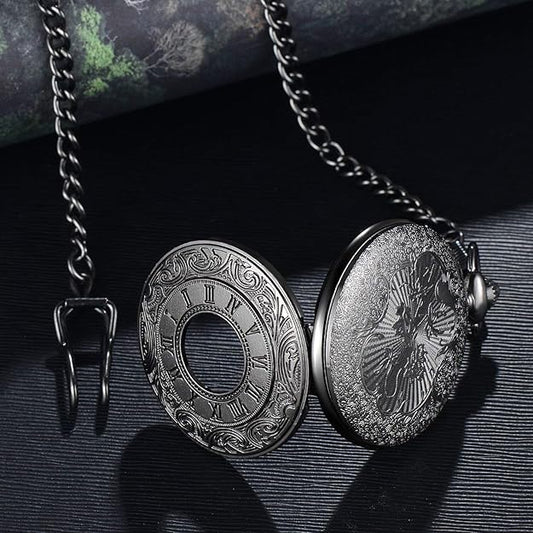 Antike silberne Taschenuhr mit Kette, römische Ziffern, Vintage-Design, Metallgehäuse.