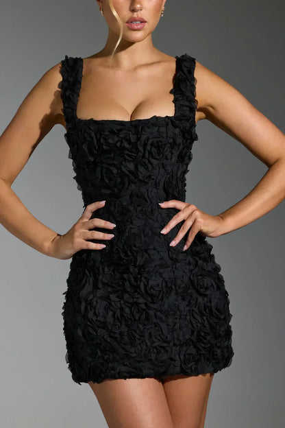 Schwarzes Minikleid mit Rosenmuster, ärmellos, elegantes Design, Damenmode, Abendkleidung.
