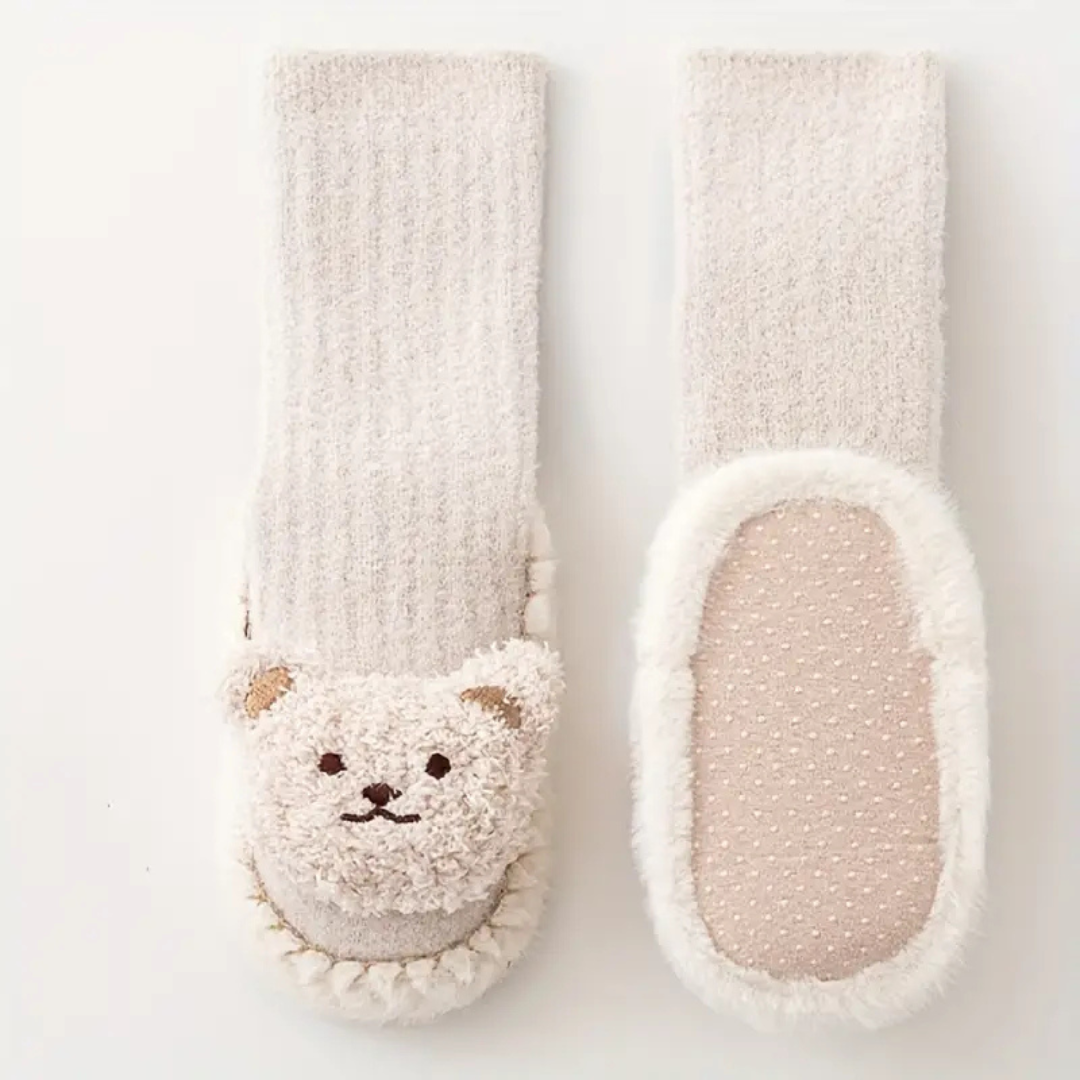 Barnens inneskor med strumpor med björnar – CozyBear