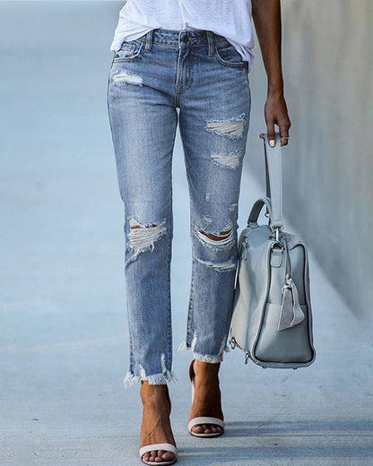 Slim fit-jeans för damer med hål – Lioras höstupptäckt