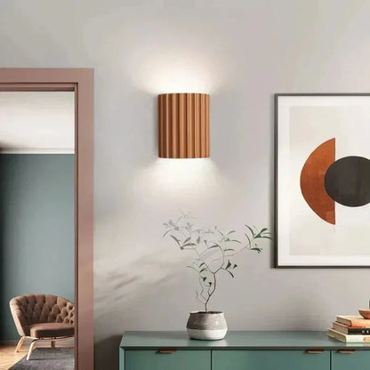 Moderne Wandlampe Holzoptik, Wohnzimmer, skandinavisches Design, energiesparend, stilvoll.