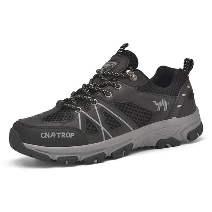 Schwarzer Wanderschuh, atmungsaktiv, rutschfest, robust, für Outdoor-Aktivitäten.