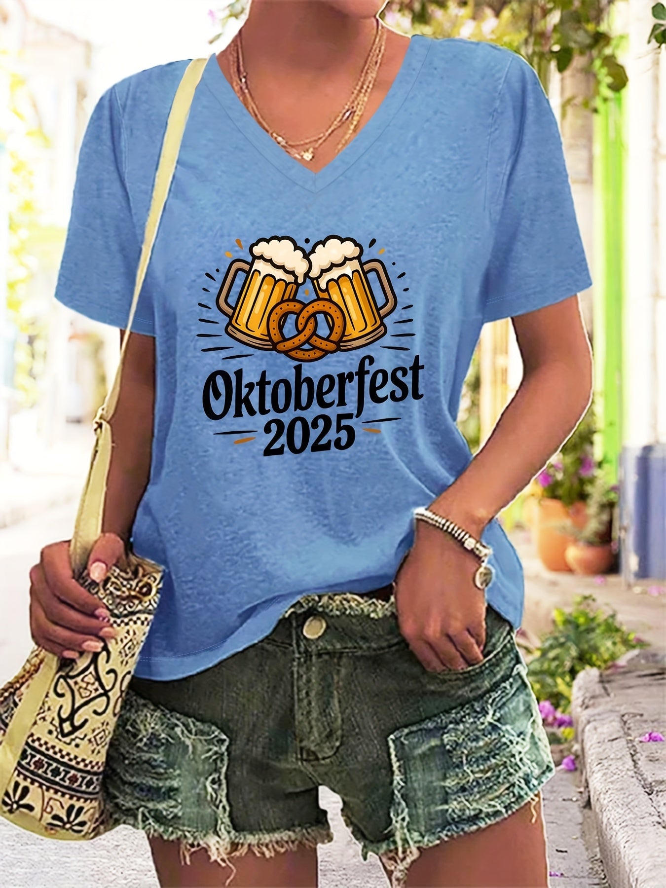 Damernas Plus Size V-ringad T-shirt med grafiktryck – Anneliese Oktoberfest 2026