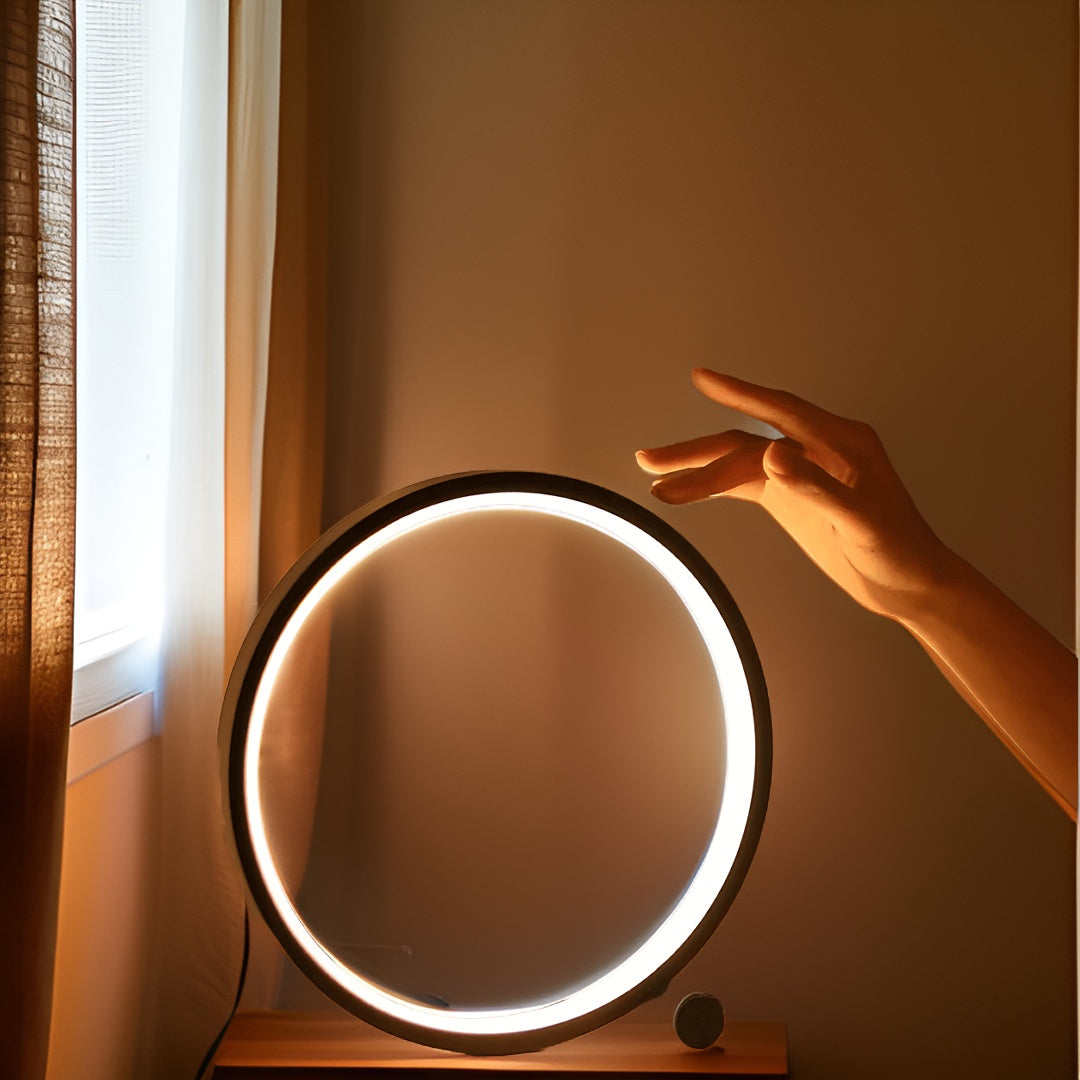 Moderne runde LED-Tischlampe, dimmbar, warmweißes Licht, minimalistisches Design, Handberührung.