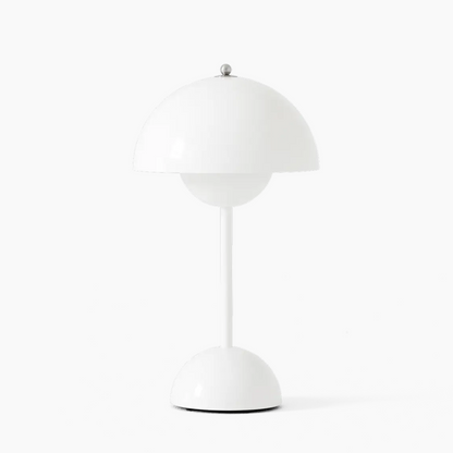 Weiße Tischlampe, Pilzform, Metall, skandinavisches Design, moderne Inneneinrichtung.