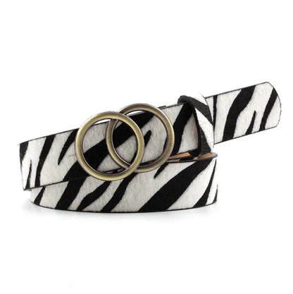 Zebra-Gürtel mit Doppelring-Schnalle, schwarz-weiß, Leder, modisch, Damen-Accessoire.