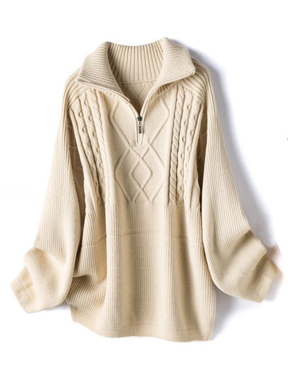 Beiger Strickpullover mit Reißverschluss, Zopfmuster, Damenmode, Herbst-Winter, gemütlich.