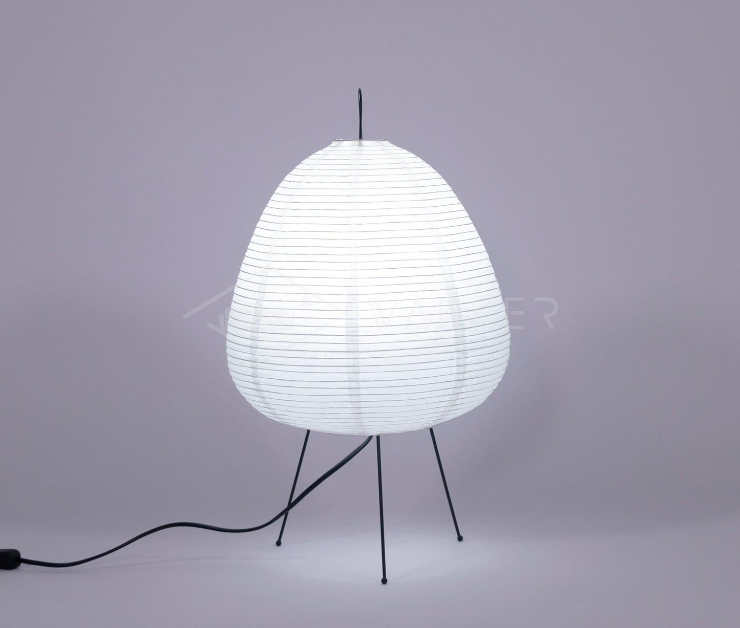 Weiße Akari Tischlampe mit schwarzem Metallgestell, modernes Design, Papierleuchte.