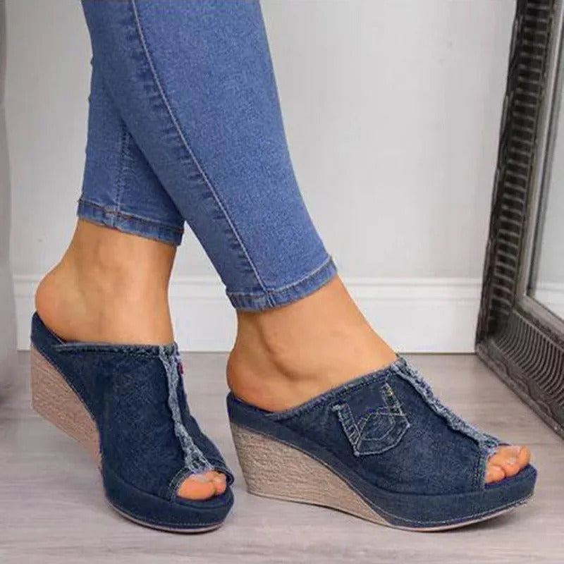 Damsandaler i denim med kilklack - Elisabetta