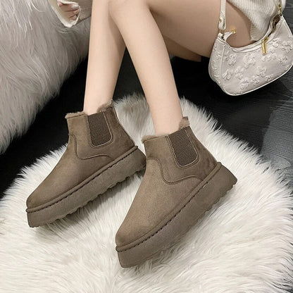 Braune Damen Ankle Boots mit Plateau, Wildleder, warm gefüttert, modisch, bequem.