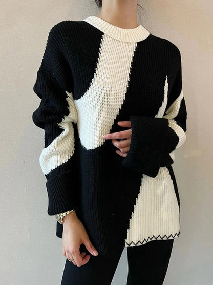 Schwarz-weißer Strickpullover, Damenmode, lässiger Stil, Herbst-Winter-Outfit.