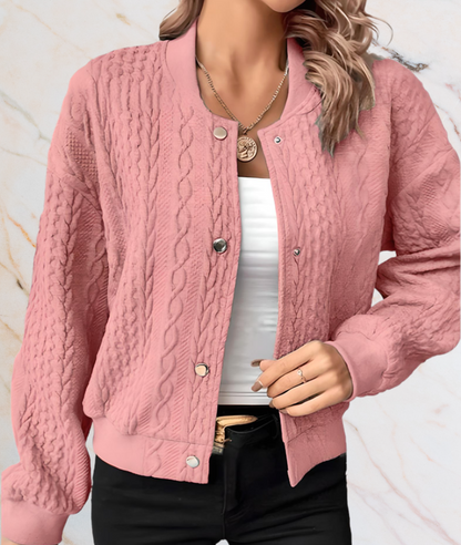 Damen Strickjacke rosa, Zopfmuster, Knopfleiste, modisch, elegant, Herbstmode, Baumwolle.