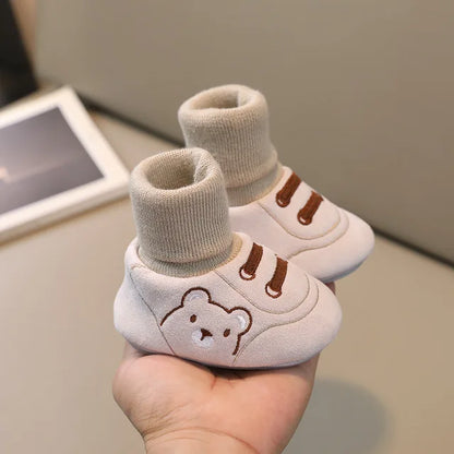 Bekväma och halkfria sockor med skor för småbarn - TinySteps