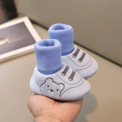 Bekväma och halkfria sockor med skor för småbarn - TinySteps