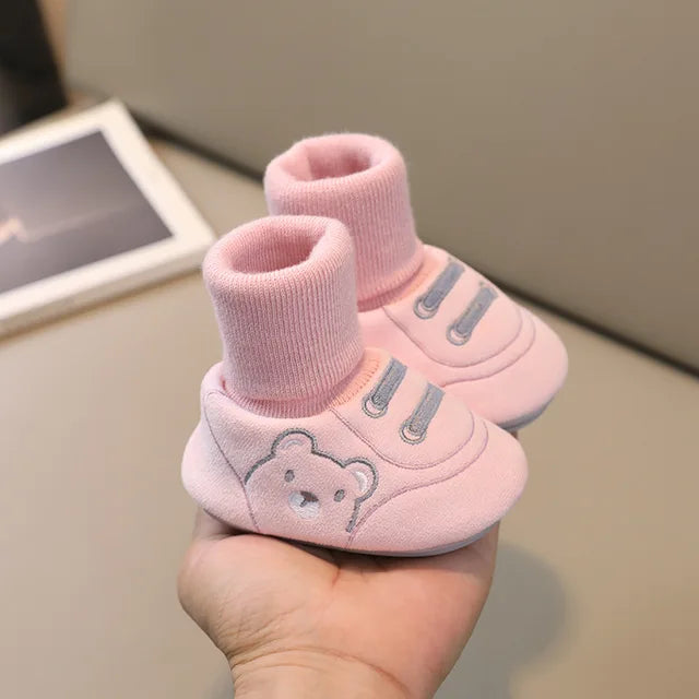 Bekväma och halkfria sockor med skor för småbarn - TinySteps