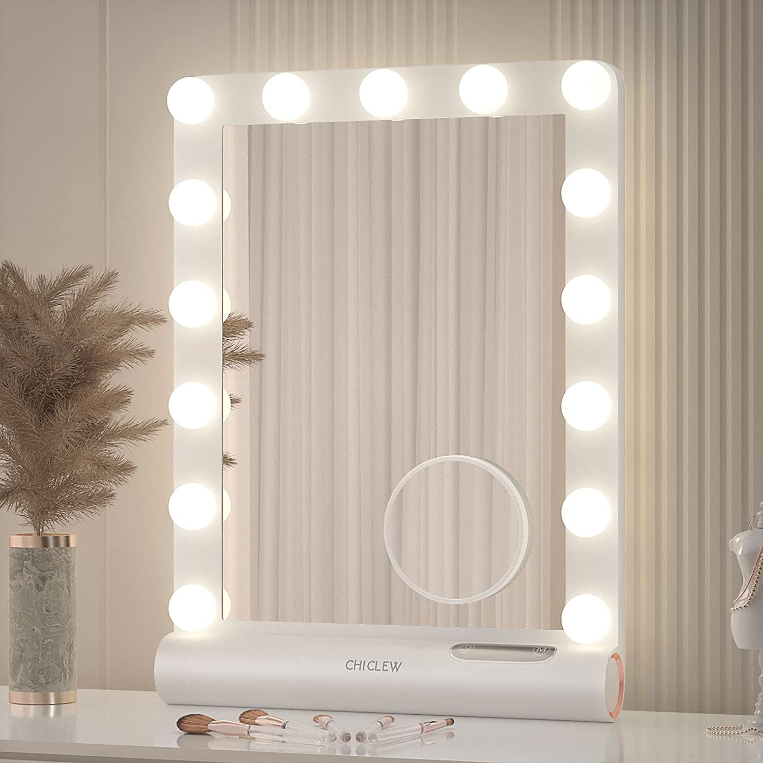 Großer beleuchteter Schminkspiegel mit LED-Lichtern, rechteckig, ideal für Make-up-Tisch.