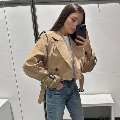 Hösttrendigt kort damtrenchcoat med bälte – Amelie
